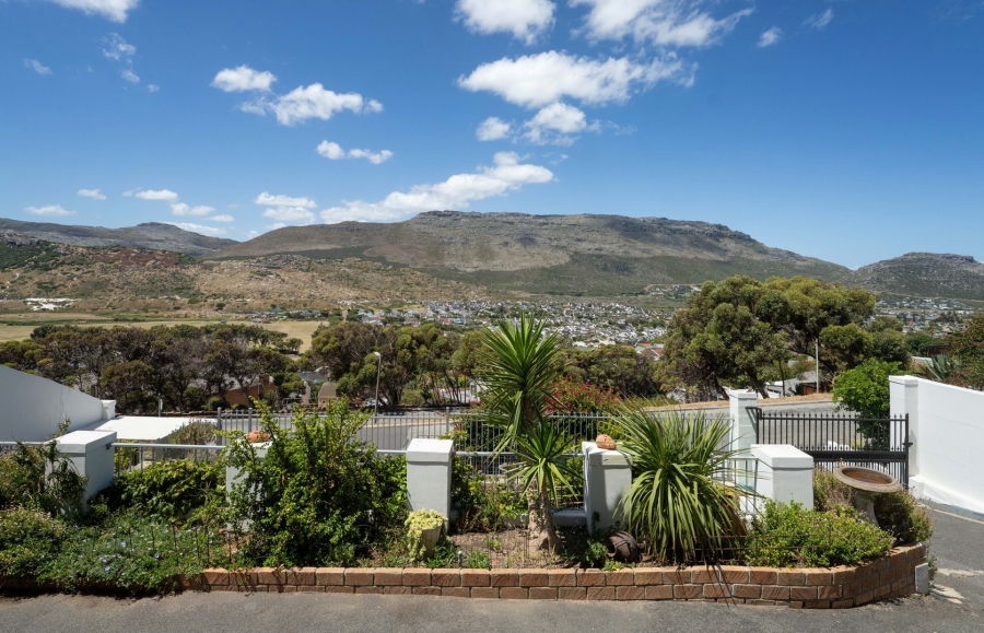 7 Bedroom Property for Sale in Fish Hoek Western Cape